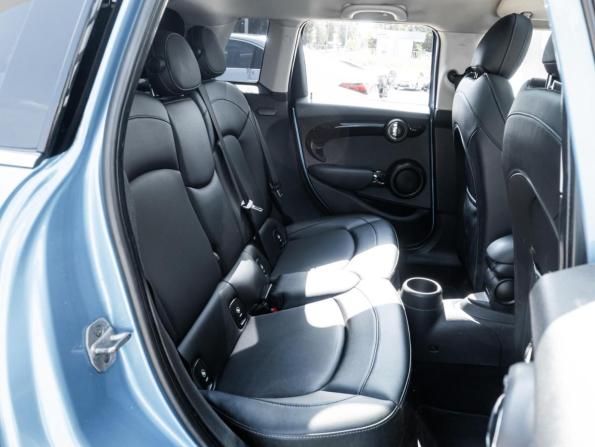 Mini Hatch III (F55/F56) с пробегом 2017 года, цена 1 960 000 рублей, 160231 км, хэтчбек, Автокод Объявления