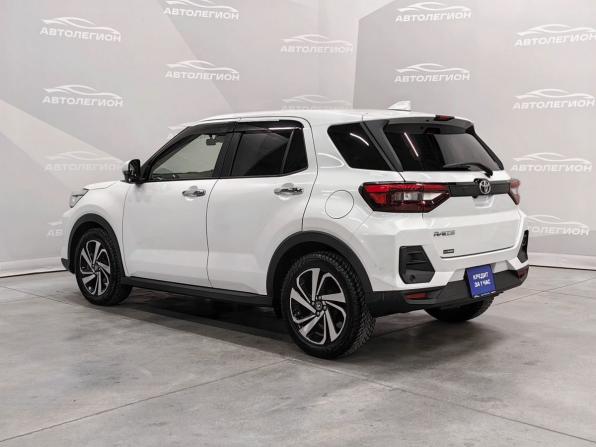 Toyota Raize I с пробегом 2020 года, цена 1 950 000 рублей, 45080 км, внедорожник, Автокод Объявления