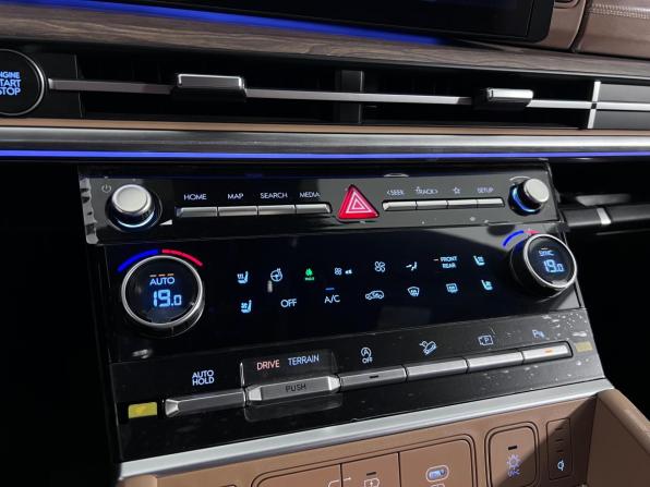Hyundai Santa Fe V (MX5) с пробегом 2026 года, цена 5 750 000 рублей, 10 км, внедорожник, Автокод Объявления
