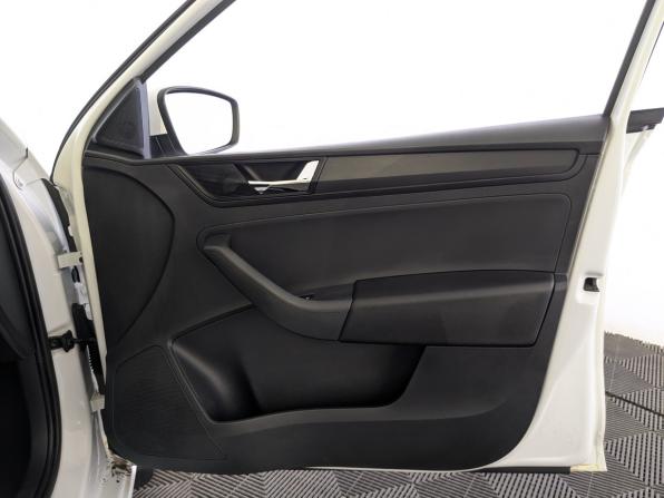 Skoda Rapid I Рестайлинг с пробегом 2019 года, цена 920 000 рублей, 149012 км, лифтбек, Автокод Объявления