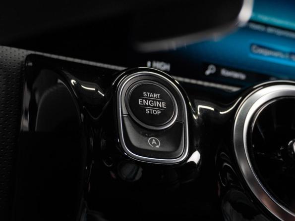 Mercedes-Benz A-Класс IV (W177) с пробегом 2021 года, цена 2 800 000 рублей, 64719 км, седан, Автокод Объявления