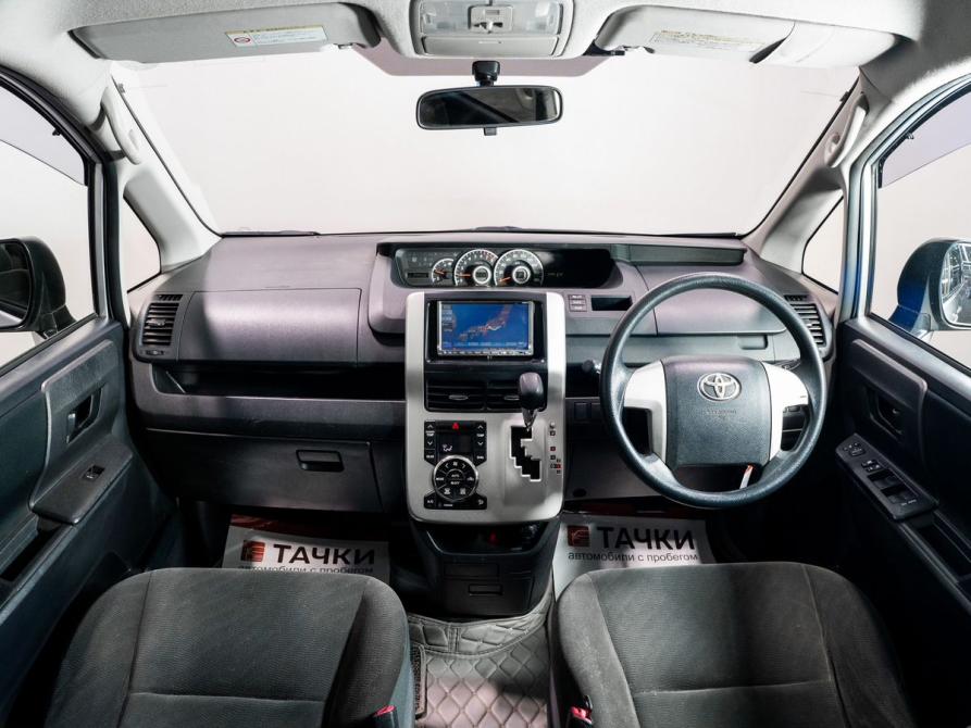 Toyota Voxy II (R70) Рестайлинг Чита  - изображение 8