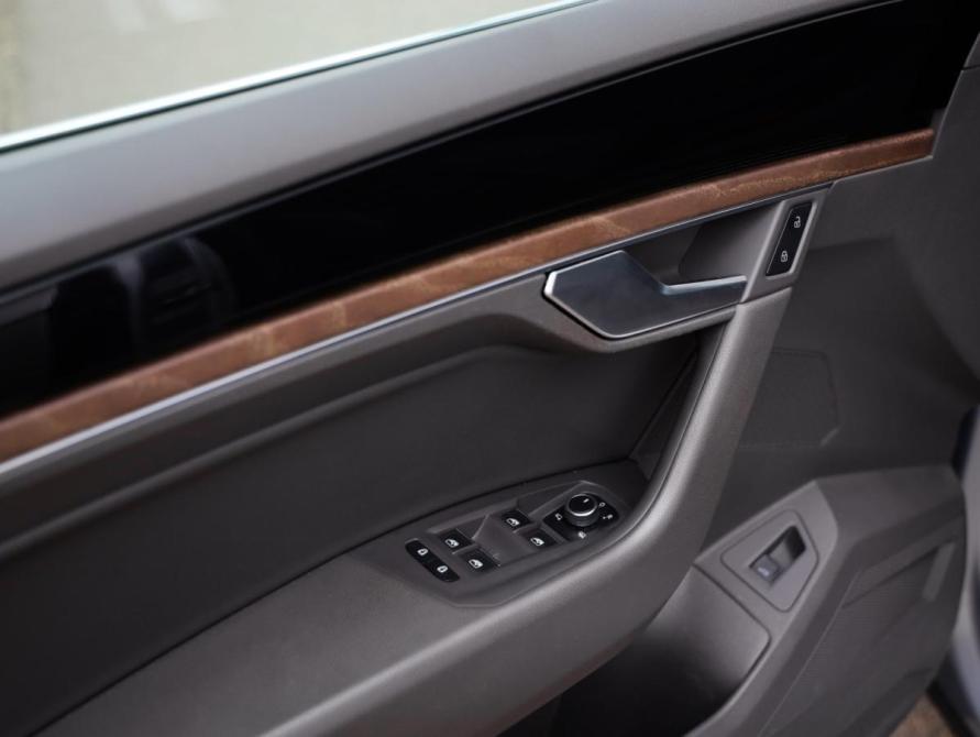 Volkswagen Touareg III Санкт-Петербург  - изображение 25