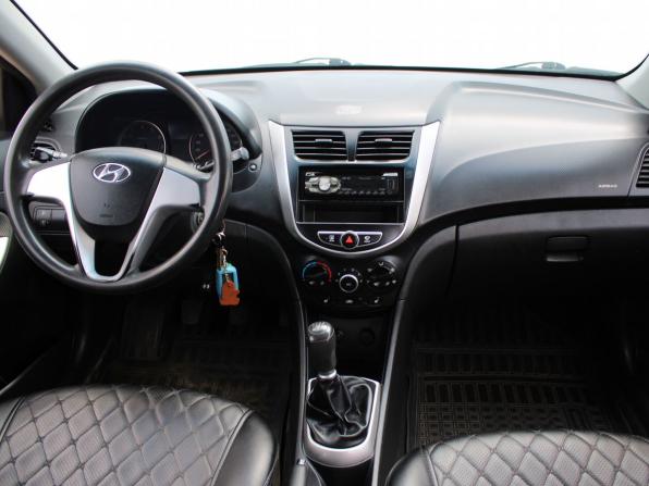 Hyundai Solaris I с пробегом 2011 года, цена 649 000 рублей, 131610 км, седан, Автокод Объявления