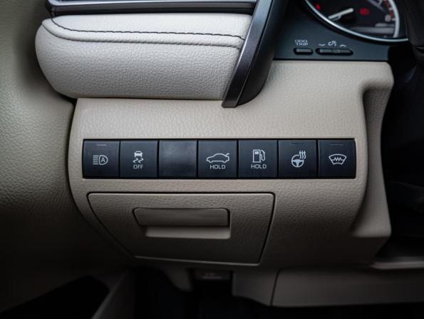 Toyota Camry VIII (XV70) Рестайлинг с пробегом 2021 года, цена 2 850 000 рублей, 68297 км, седан, Автокод Объявления