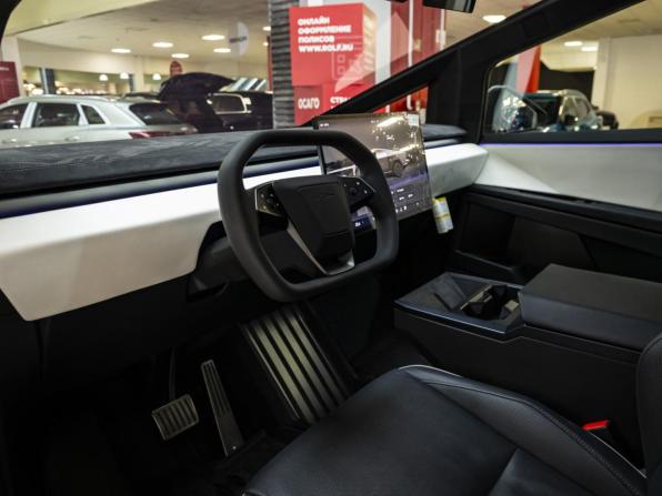 Tesla Cybertruck с пробегом 2024 года, цена 18 400 000 рублей, 455 км, offers.body_type.unknown, Автокод Объявления