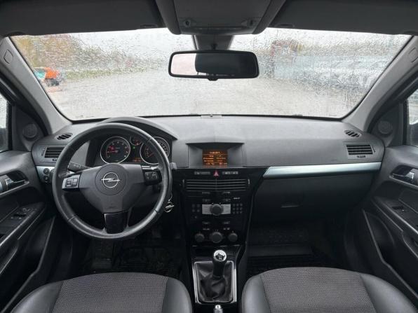 Opel Astra H Рестайлинг с пробегом 2011 года, цена 435 000 рублей, 248176 км, хэтчбек, Автокод Объявления