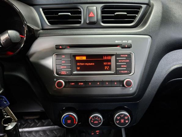 Kia Rio III Рестайлинг с пробегом 2015 года, цена 1 159 000 рублей, 119689 км, хэтчбек, Автокод Объявления
