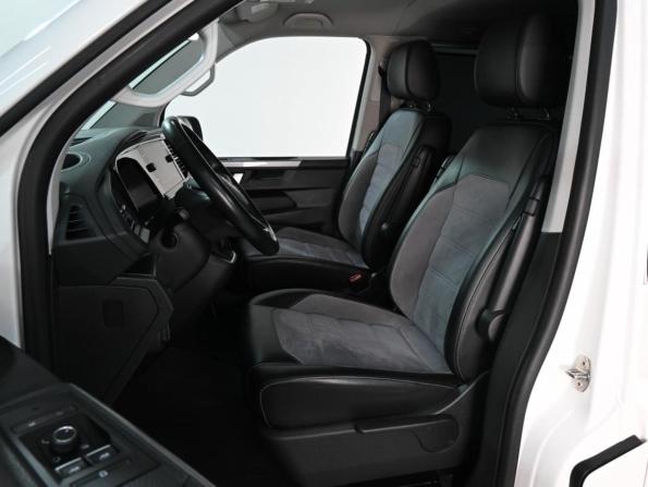 Volkswagen Multivan T6 Рестайлинг с пробегом 2021 года, цена 6 519 000 рублей, 105625 км, минивэн, Автокод Объявления