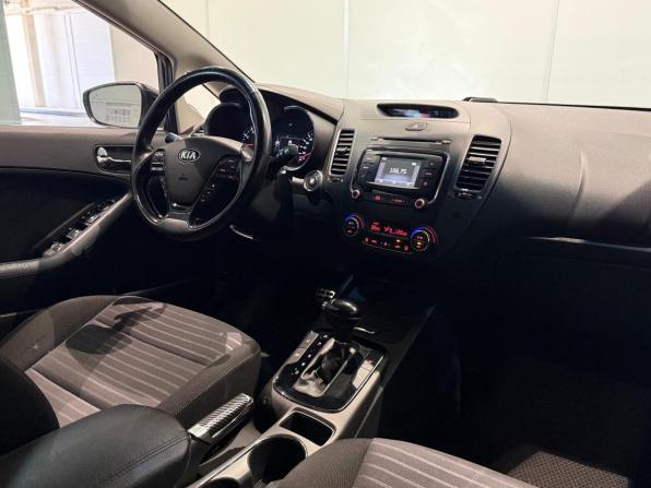 Kia Cerato III Рестайлинг (Classic) с пробегом 2017 года, цена 1 385 000 рублей, 186000 км, седан, Автокод Объявления
