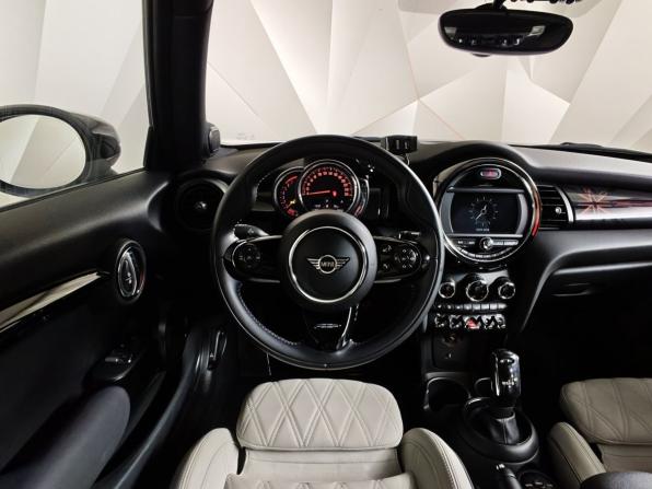 Mini Hatch III (F55/F56) Рестайлинг с пробегом 2020 года, цена 2 793 000 рублей, 59495 км, хэтчбек, Автокод Объявления