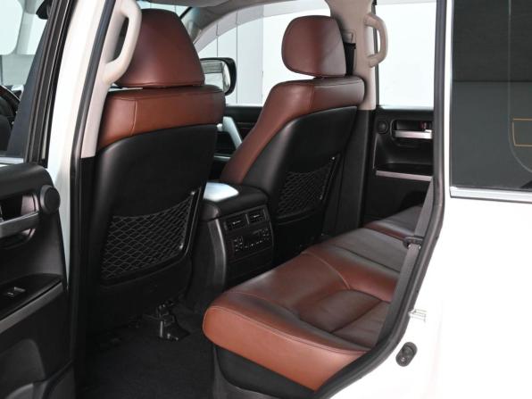 Toyota Land Cruiser 200 Series Рестайлинг 2 с пробегом 2016 года, цена 5 875 000 рублей, 156311 км, внедорожник, Автокод Объявления