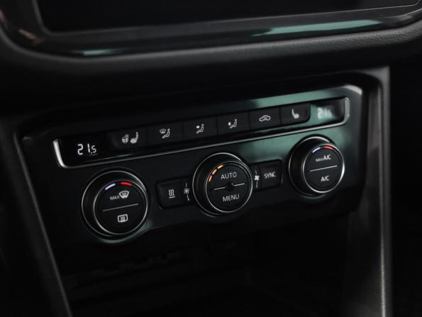 Volkswagen Tiguan II с пробегом 2018 года, цена 2 599 000 рублей, 147654 км, внедорожник, Автокод Объявления