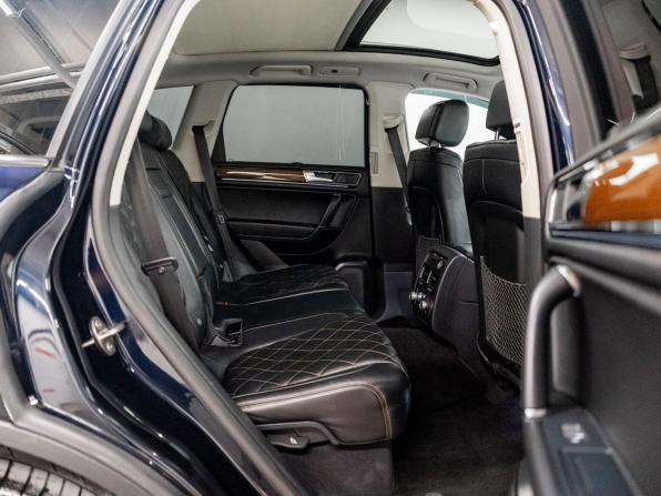 Volkswagen Touareg II Рестайлинг с пробегом 2017 года, цена 3 400 000 рублей, 180689 км, внедорожник, Автокод Объявления