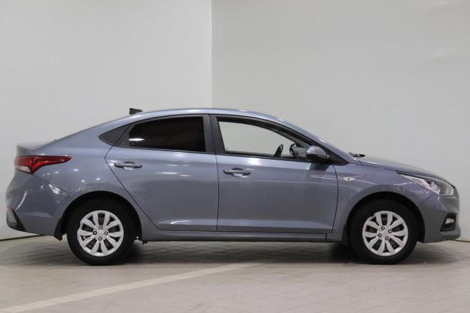 Hyundai Solaris II с пробегом 2017 года, цена 910 000 рублей, 108795 км, седан, Автокод Объявления