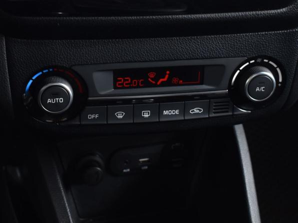 Kia Rio III Рестайлинг с пробегом 2015 года, цена 969 999 рублей, 162306 км, седан, Автокод Объявления