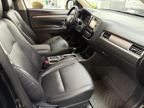 Mitsubishi Outlander III Рестайлинг 2 с пробегом 2015 года, цена 1 698 000 рублей, 155800 км, внедорожник, Автокод Объявления