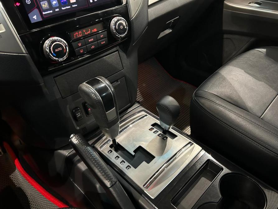 Mitsubishi Pajero IV Рестайлинг 2 Санкт-Петербург  - изображение 19