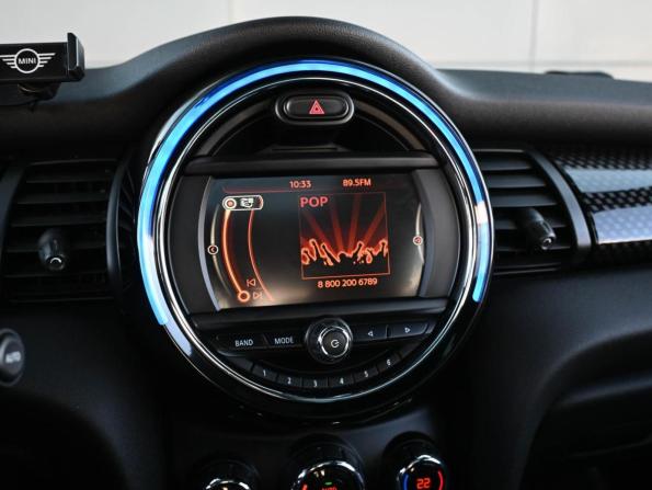 Mini Hatch III (F55/F56) с пробегом 2016 года, цена 1 959 000 рублей, 129860 км, хэтчбек, Автокод Объявления