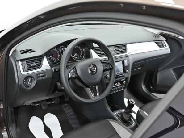 Skoda Rapid I Рестайлинг с пробегом 2018 года, цена 949 000 рублей, 95000 км, лифтбек, Автокод Объявления