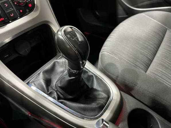 Opel Astra J с пробегом 2011 года, цена 529 000 рублей, 143118 км, хэтчбек, Автокод Объявления
