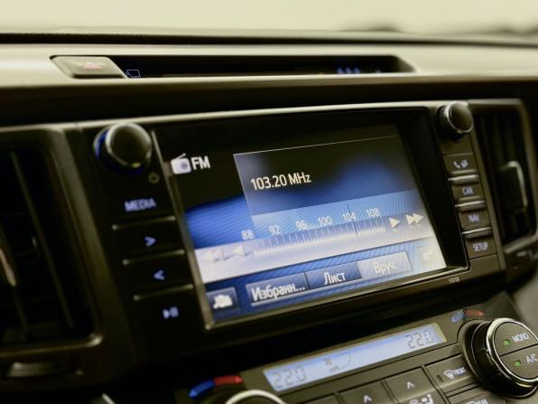 Toyota RAV4 IV (XA40) Рестайлинг с пробегом 2018 года, цена 2 615 000 рублей, 108560 км, внедорожник, Автокод Объявления