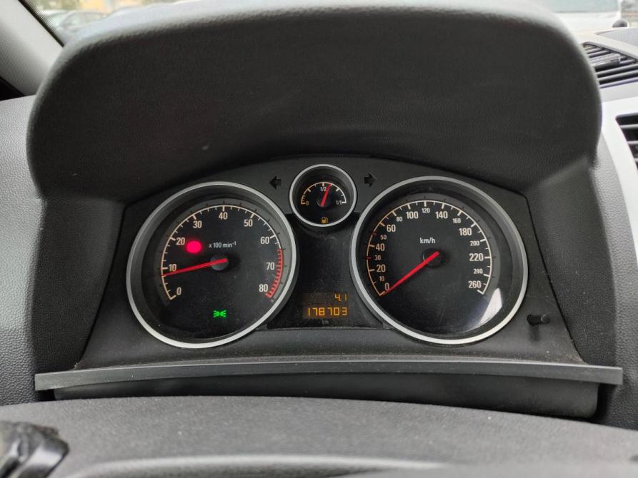 Opel Zafira B Рестайлинг Санкт-Петербург  - изображение 4