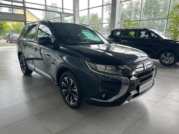 Mitsubishi Outlander III Рестайлинг 3 с пробегом 2021 года, цена 2 425 000 рублей, 20500 км, внедорожник, Автокод Объявления