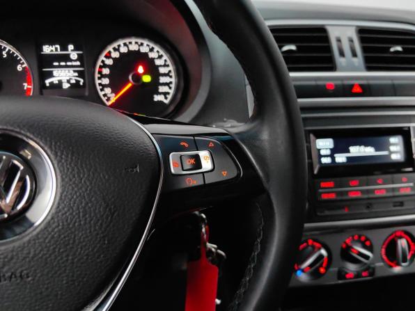 Volkswagen Polo V Рестайлинг с пробегом 2019 года, цена 888 000 рублей, 165651 км, седан, Автокод Объявления
