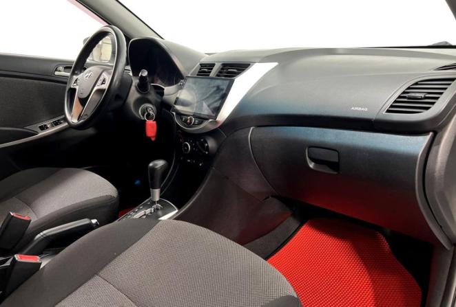 Hyundai Solaris I с пробегом 2013 года, цена 715 000 рублей, 201089 км, хэтчбек, Автокод Объявления