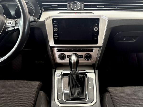 Volkswagen Passat B8 с пробегом 2018 года, цена 2 190 000 рублей, 216701 км, универсал, Автокод Объявления