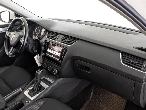Skoda Octavia III (A7) Рестайлинг с пробегом 2020 года, цена 1 675 000 рублей, 130091 км, лифтбек, Автокод Объявления