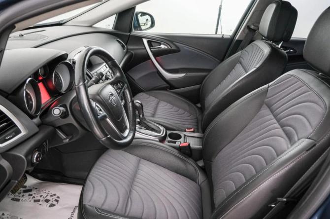 Opel Astra J Рестайлинг с пробегом 2014 года, цена 1 049 000 рублей, 87000 км, седан, Автокод Объявления