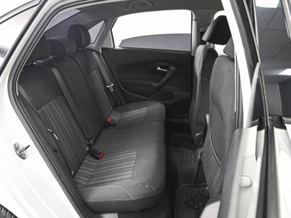 Volkswagen Polo V Рестайлинг с пробегом 2018 года, цена 1 149 000 рублей, 210687 км, седан, Автокод Объявления