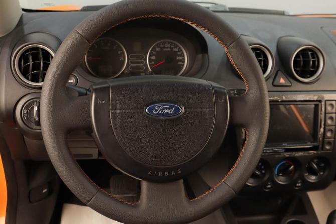 Ford Fiesta Mk5 с пробегом 2005 года, цена 599 000 рублей, 233000 км, хэтчбек, Автокод Объявления