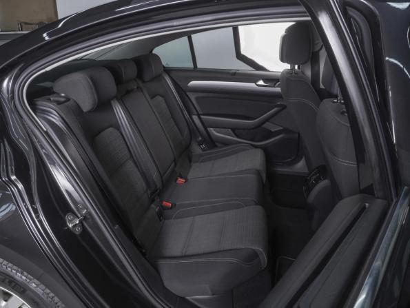 Volkswagen Passat B8 Рестайлинг с пробегом 2019 года, цена 2 369 000 рублей, 151942 км, седан, Автокод Объявления
