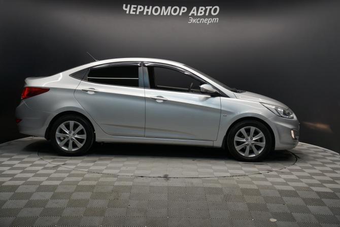 Hyundai Solaris I с пробегом 2013 года, цена 1 090 000 рублей, 78000 км, седан, Автокод Объявления