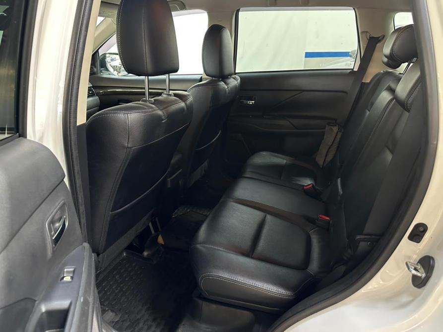 Mitsubishi Outlander III Рестайлинг 2 Санкт-Петербург  - изображение 9