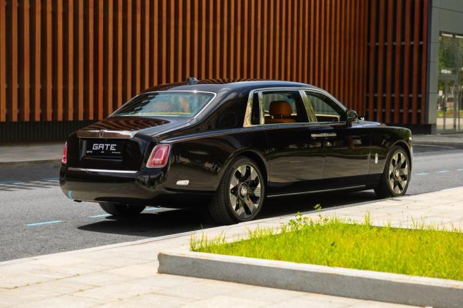 Новый Rolls-Royce Phantom VIII 2024 года, цена 98 000 000 рублей, седан, Автокод Объявления