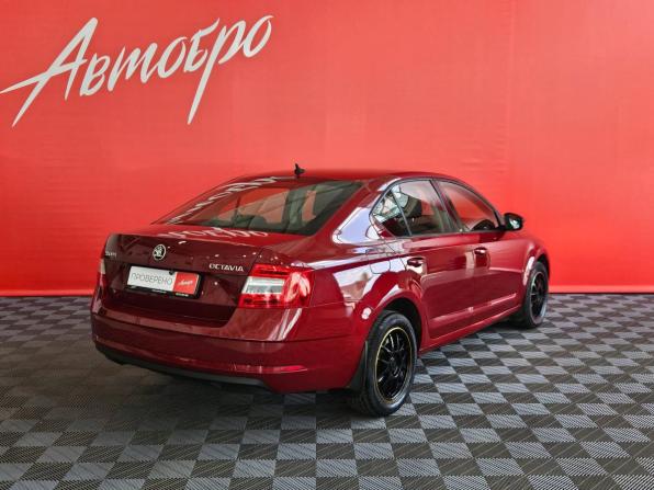 Skoda Octavia III (A7) Рестайлинг с пробегом 2017 года, цена 1 359 000 рублей, 165000 км, лифтбек, Автокод Объявления