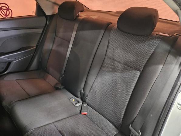 Hyundai Solaris II с пробегом 2017 года, цена 1 095 000 рублей, 178508 км, седан, Автокод Объявления