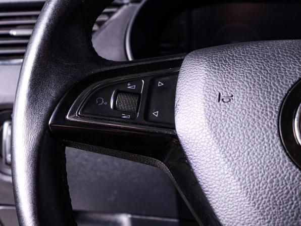 Skoda Octavia III (A7) Рестайлинг с пробегом 2019 года, цена 2 440 000 рублей, 70573 км, лифтбек, Автокод Объявления