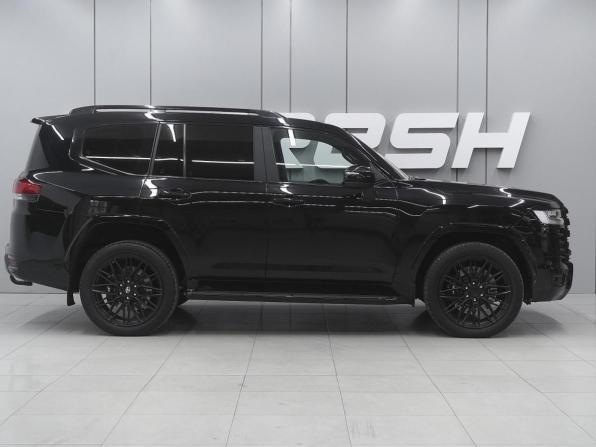 Toyota Land Cruiser 300 Series с пробегом 2022 года, цена 9 979 000 рублей, 110244 км, внедорожник, Автокод Объявления