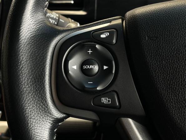 Honda Stepwgn V Рестайлинг с пробегом 2017 года, цена 2 307 000 рублей, 120875 км, минивэн, Автокод Объявления