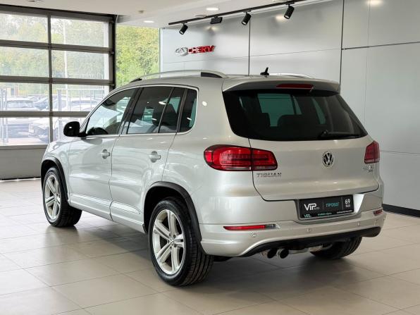 Volkswagen Tiguan I Рестайлинг с пробегом 2014 года, цена 1 575 000 рублей, 300743 км, внедорожник, Автокод Объявления