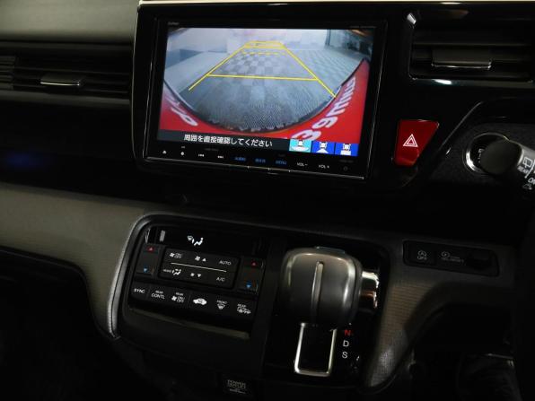 Honda Stepwgn V с пробегом 2016 года, цена 2 095 000 рублей, 132900 км, минивэн, Автокод Объявления