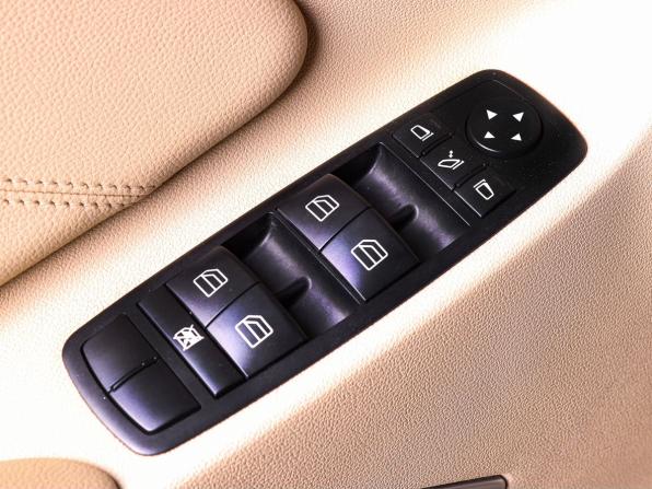 Mercedes-Benz M-Класс II (W164) Рестайлинг с пробегом 2010 года, цена 1 300 000 рублей, 177126 км, внедорожник, Автокод Объявления
