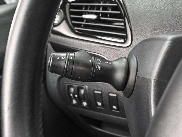 Renault Scenic III Рестайлинг 2 с пробегом 2015 года, цена 1 365 000 рублей, 179632 км, компактвэн, Автокод Объявления