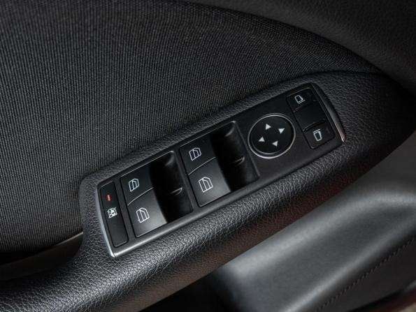 Mercedes-Benz B-Класс II (W246) Рестайлинг с пробегом 2015 года, цена 1 345 500 рублей, 86484 км, хэтчбек, Автокод Объявления