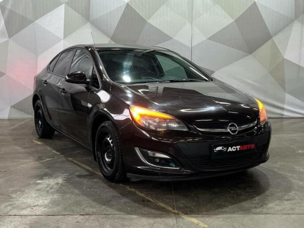 Opel Astra J Рестайлинг с пробегом 2013 года, цена 700 000 рублей, 142000 км, седан, Автокод Объявления